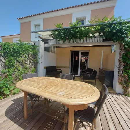 Holiday home Maison Climatisee Avec Jardin, Terrasse Et Piscine, Proche Des - - Fr-1-326-693