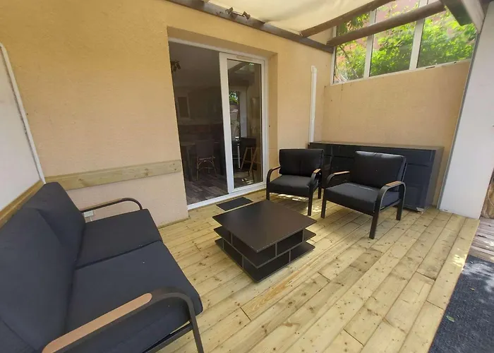 Maison Climatisée Avec Jardin, Terrasse Et Piscine, Proche Des - - Fr-1-326-693 *